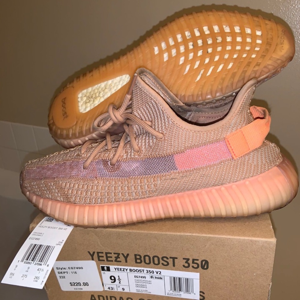 YEEZY BOOSTS (CLAY) BRAND NEW W/ TAGS